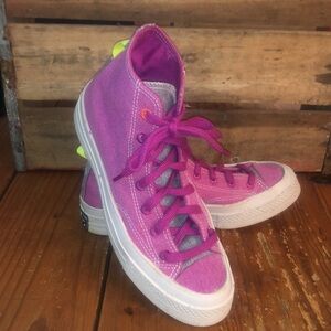 Converse All Star Chuck Taylor Womens Hi-top 8, Men’s 6 168614C Vibrant Pink